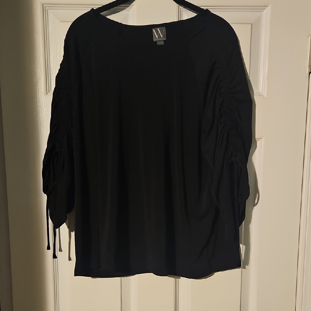 Black Women's Top 3/4 Scunched Sleeves